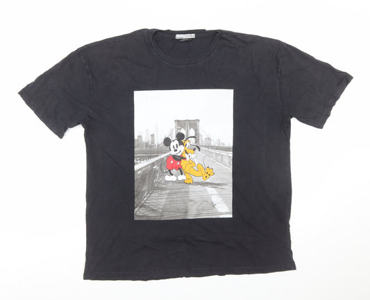 Front view of Pull&Bear Women’s Black Mickey Mouse Graphic T-Shirt L