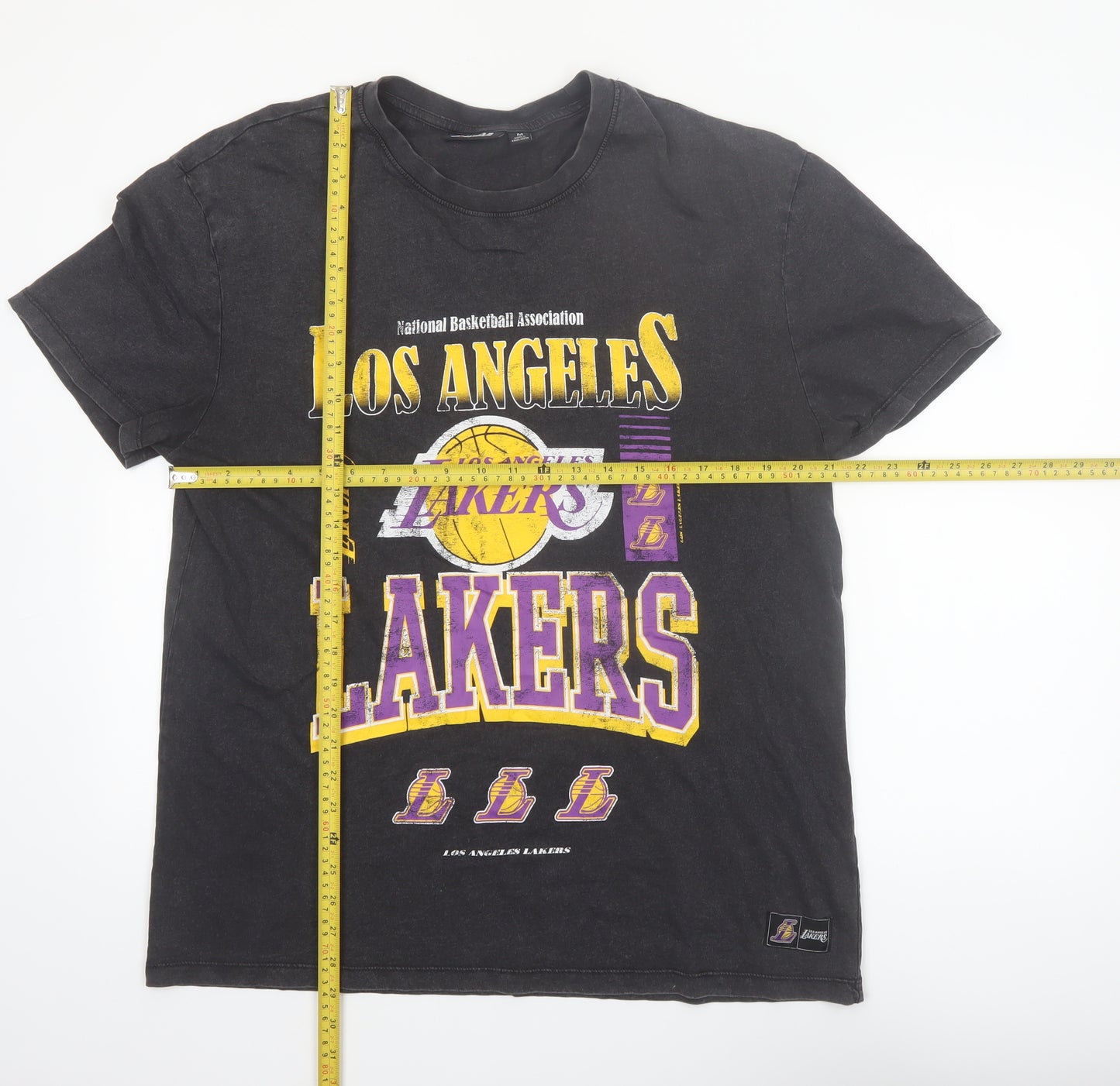 NBA Los Angeles Lakers Black Cotton Men's Medium Graphic T-Shirt
