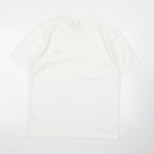 Umbro Men's White V-Neck Short Sleeve T-Shirt Size M Polyester Cotton