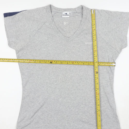 Diadora Womens Grey V-Neck Short Sleeve T-Shirt Size 16