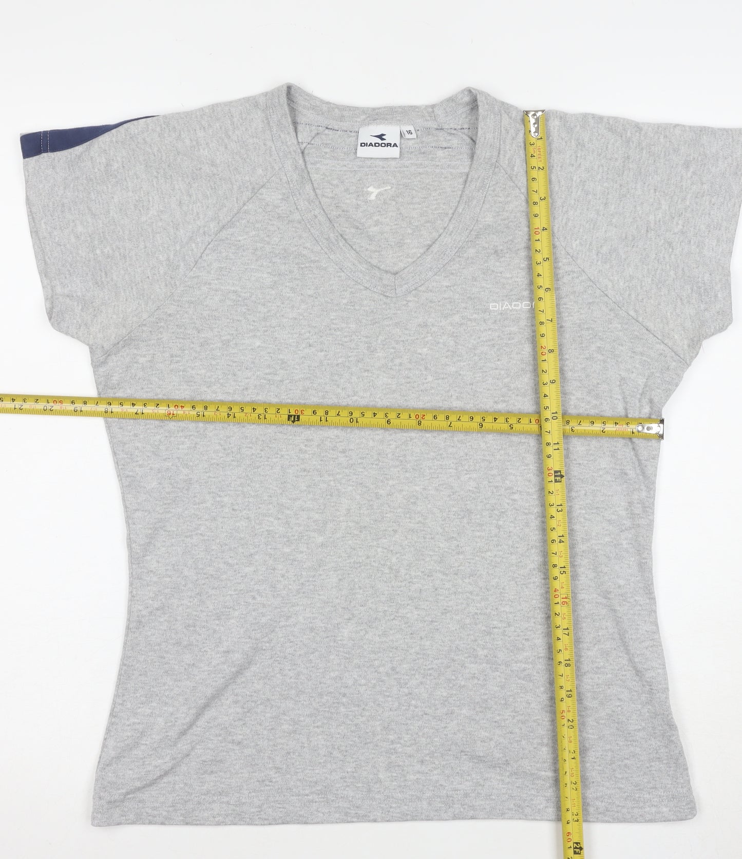 Diadora Womens Grey V-Neck Short Sleeve T-Shirt Size 16