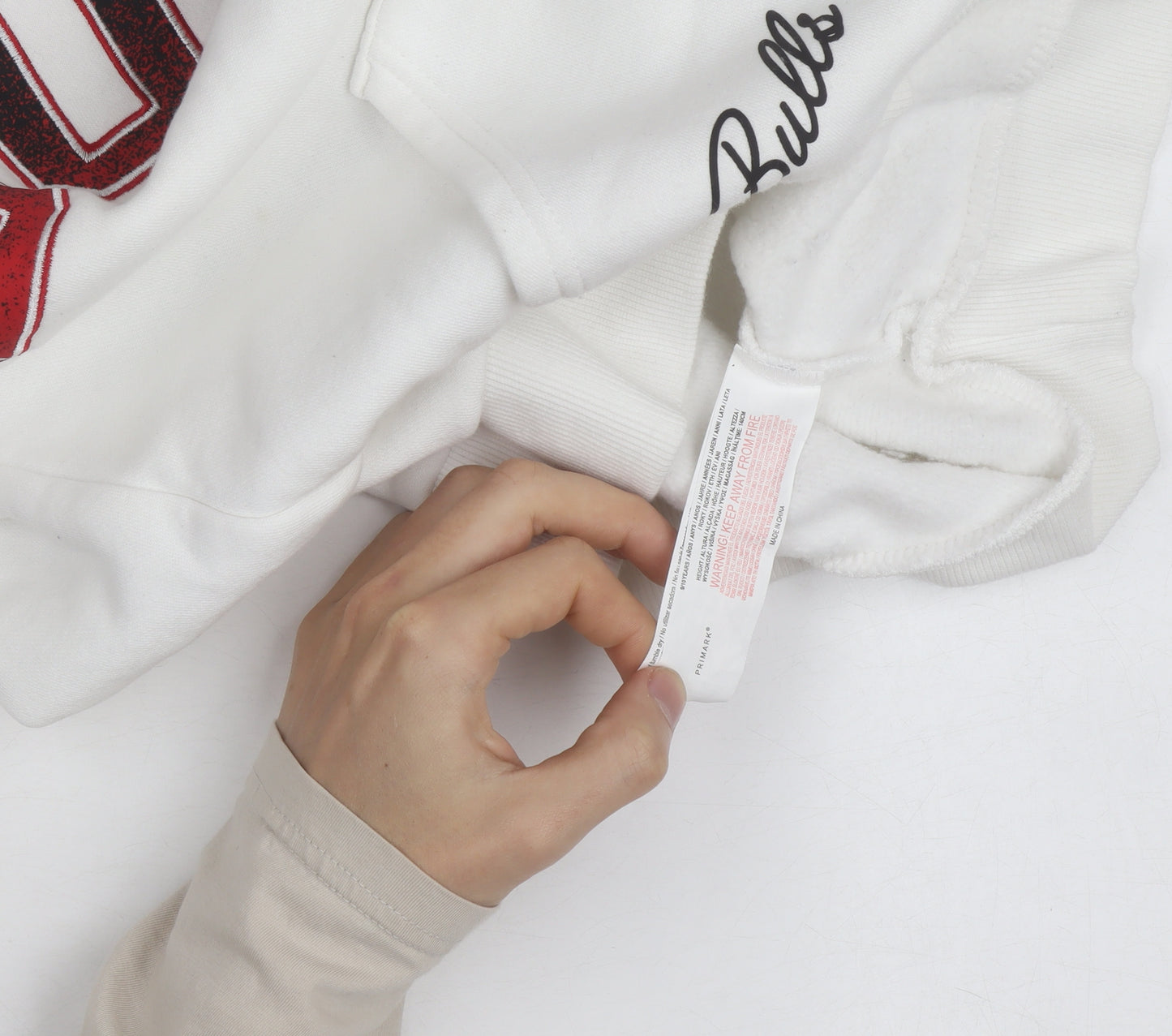 Primark Men’s White Chicago Bulls Pullover Hoodie M Graphic Fleece