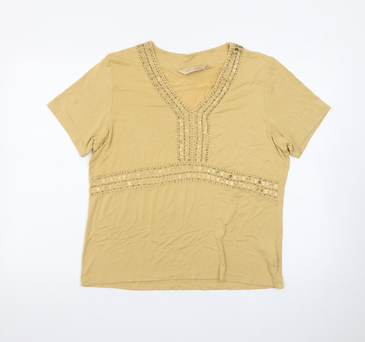 Style by EWM Women Beige V-Neck Beaded T-Shirt Size 18