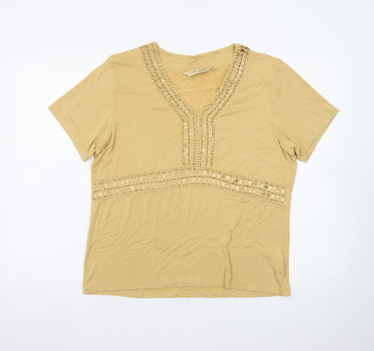 Style by EWM Women Beige V-Neck Beaded T-Shirt Size 18