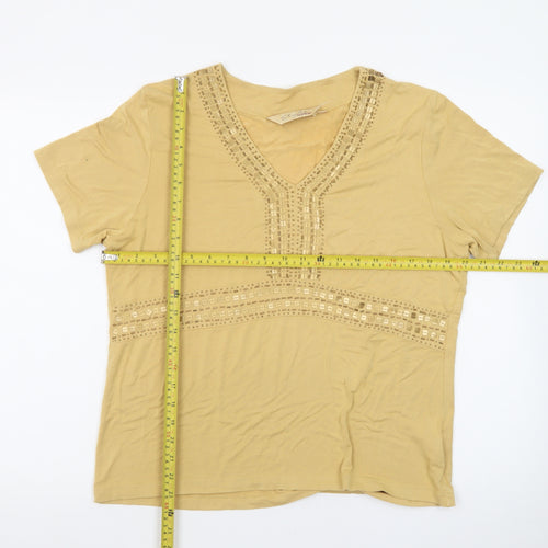 Style by EWM Women Beige V-Neck Beaded T-Shirt Size 18