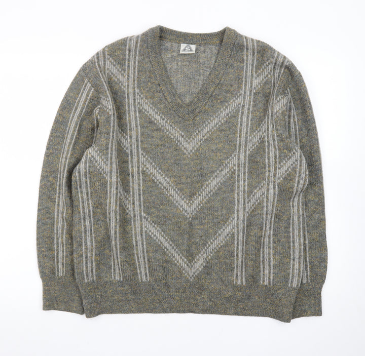 Strickschön Men’s Grey Wool Blend V-Neck Geometric Jumper XL