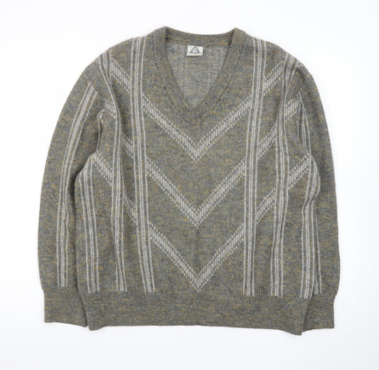 Strickschön Men’s Grey Wool Blend V-Neck Geometric Jumper XL