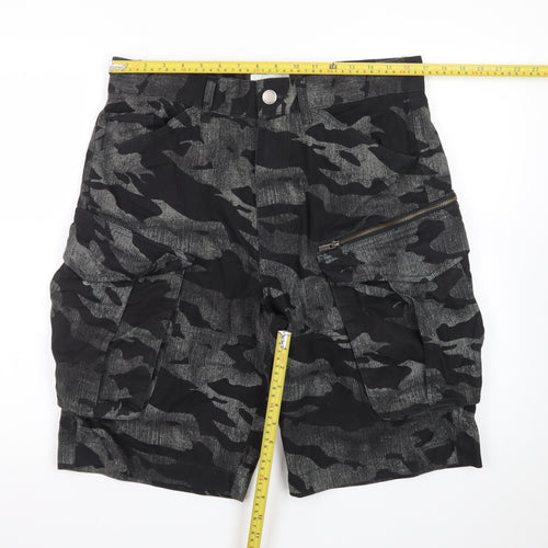 Firetrap Men's Black Camouflage Cargo Shorts Size M