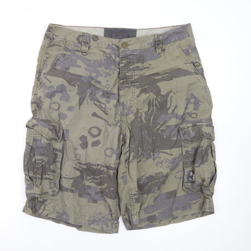 Burton Men's Green Camouflage Cargo Shorts Size L 36in Waist