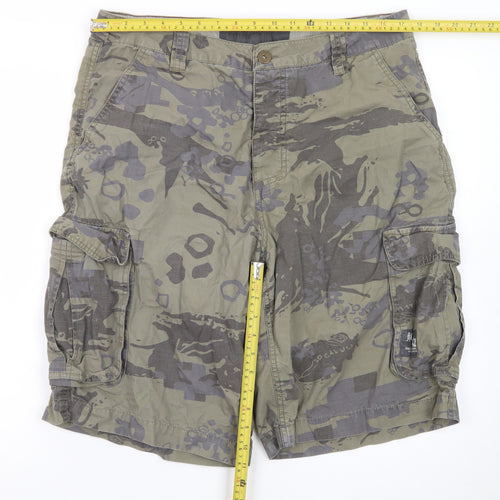 Burton Men's Green Camouflage Cargo Shorts Size L 36in Waist