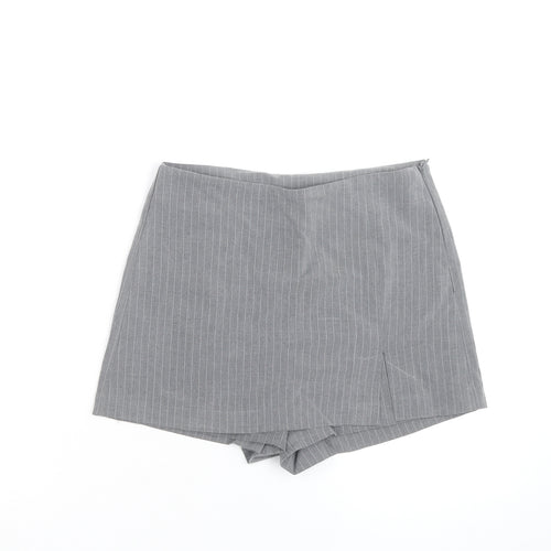 Love Tree Women's Grey Pinstripe Chino Shorts Size M