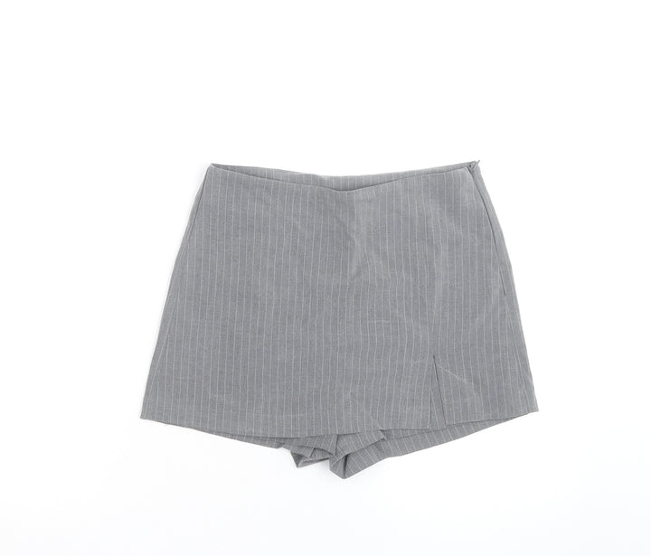 Love Tree Women's Grey Pinstripe Chino Shorts Size M