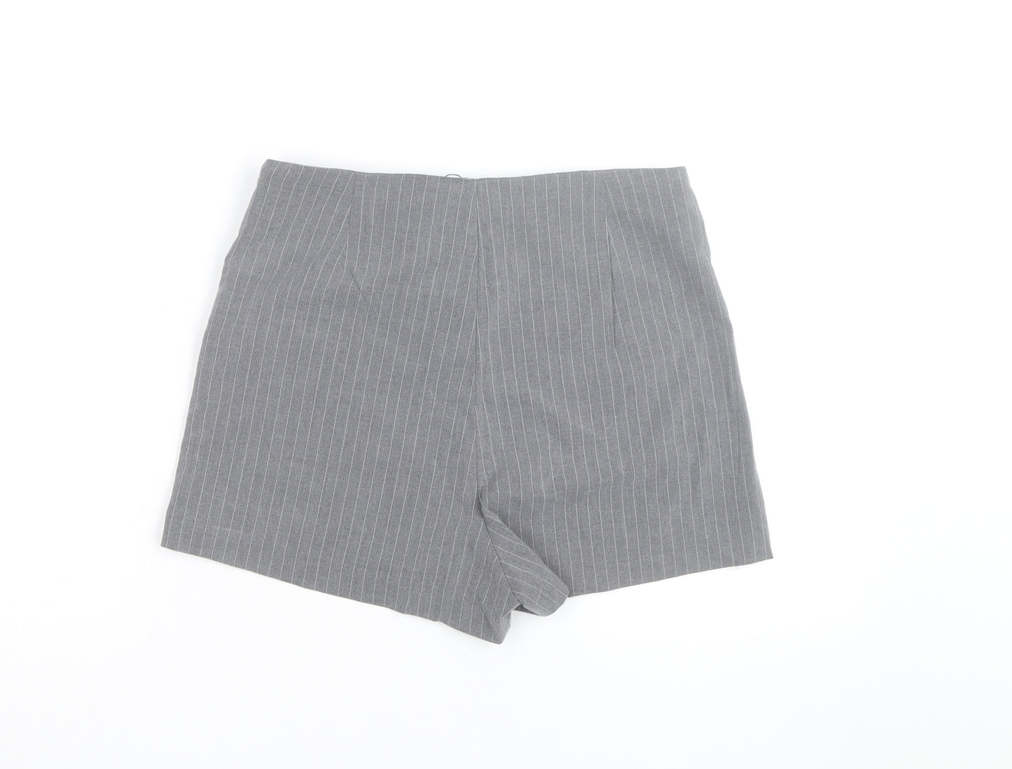 Love Tree Women's Grey Pinstripe Chino Shorts Size M