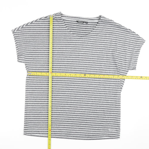 Rohan Women Grey Striped V-Neck Short Sleeve T-Shirt Size 14