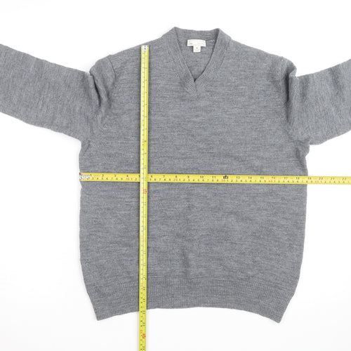 Gap Men's Grey Merino Wool V-Neck Jumper Size M