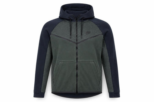 Front view of Nike Men's Green Full Zip Hoodie, size M, Regular Fit