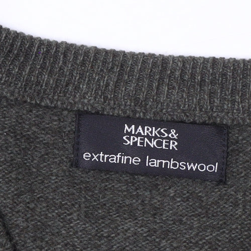 Marks & Spencer Men’s Green Lambswool V-Neck Jumper Medium