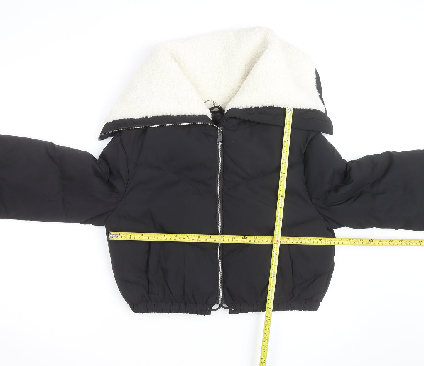 Flamme Mode Women’s Black Cropped Puffer Jacket with Faux Fur Collar Size M