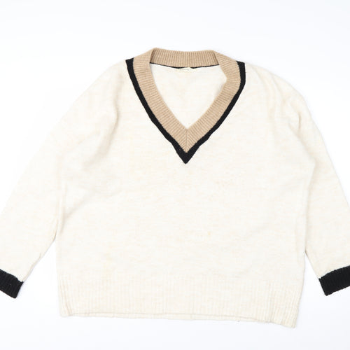 Stradivarius Women’s Ivory V-Neck Alpaca Wool Blend Jumper Size S