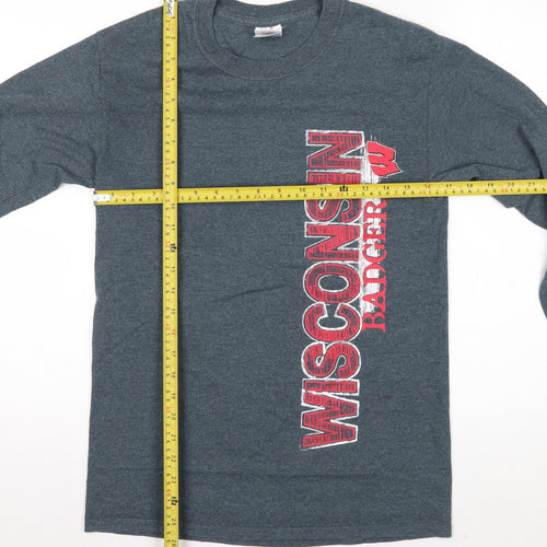 Gildan Men's Grey Wisconsin Badgers Long Sleeve Graphic Shirt Size S