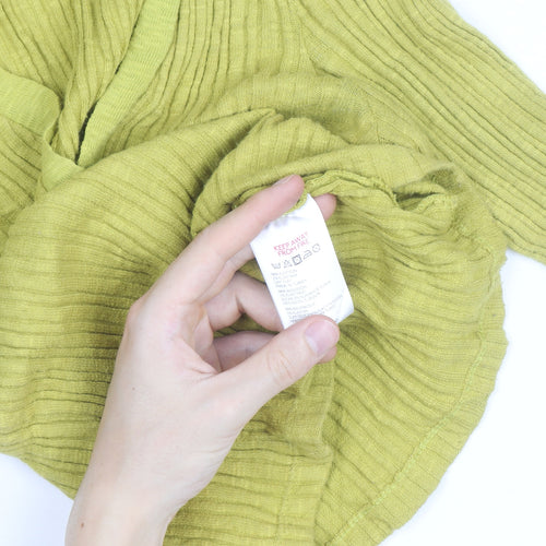 Urban Outfitters Women's Green V-Neck Ribbed Knit Jumper Size S
