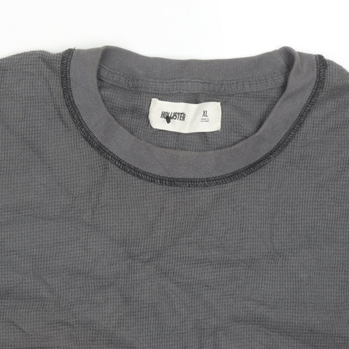 Hollister Men's Grey Waffle-Knit Long Sleeve Pullover Jumper XL