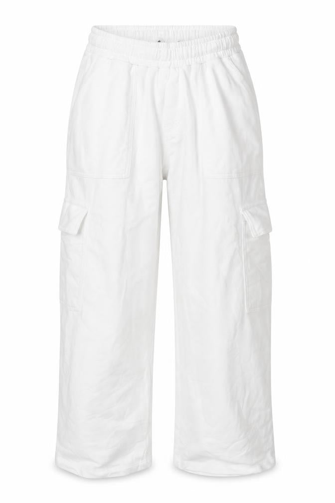 Front view of Wild Fable Men's White Cargo Trousers S Relaxed Fit