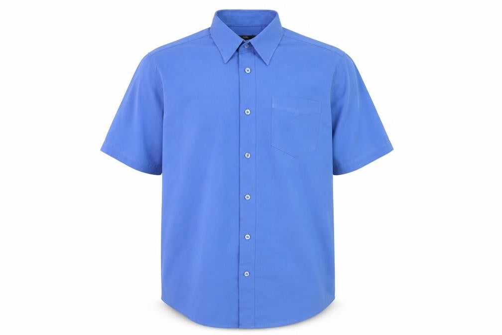 Front view of Cotton Traders men’s blue short sleeve button-up casual shirt, size M