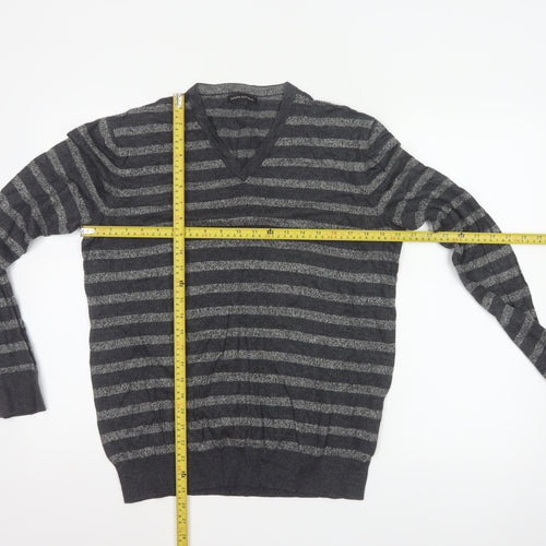 Banana Republic Men’s Grey Striped V-Neck Knit Pullover Jumper L