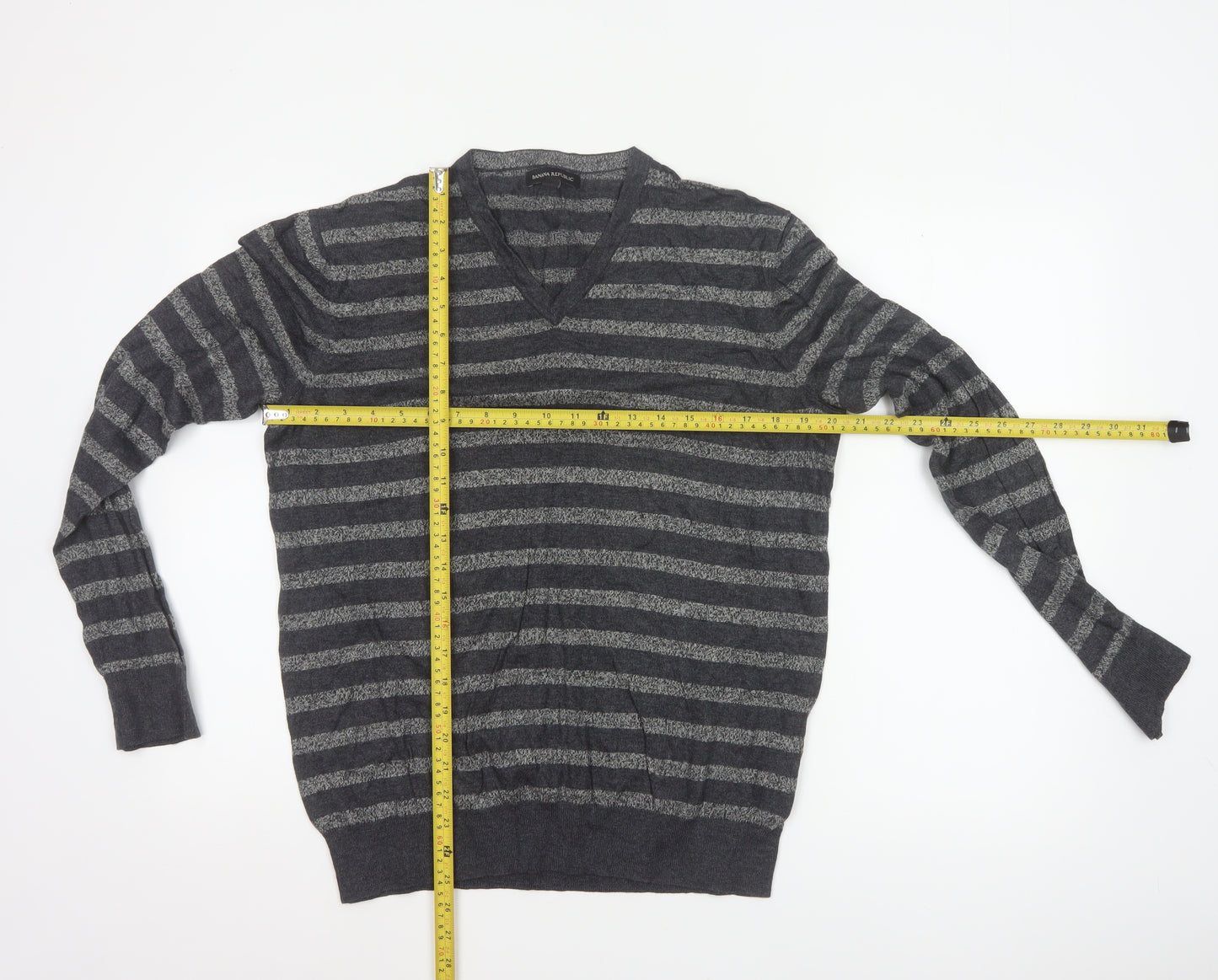 Banana Republic Men’s Grey Striped V-Neck Knit Pullover Jumper L