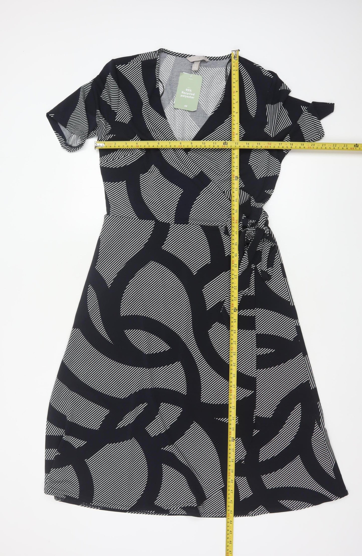 H&M Women Black Geometric Print Wrap Midi Dress Size M Tie Belt