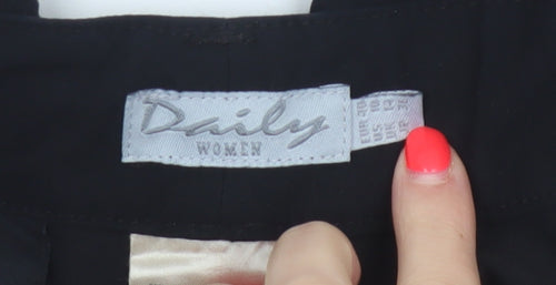 Daily Women Black UK 10 Bermuda Smart Stretch Shorts Heart Charm