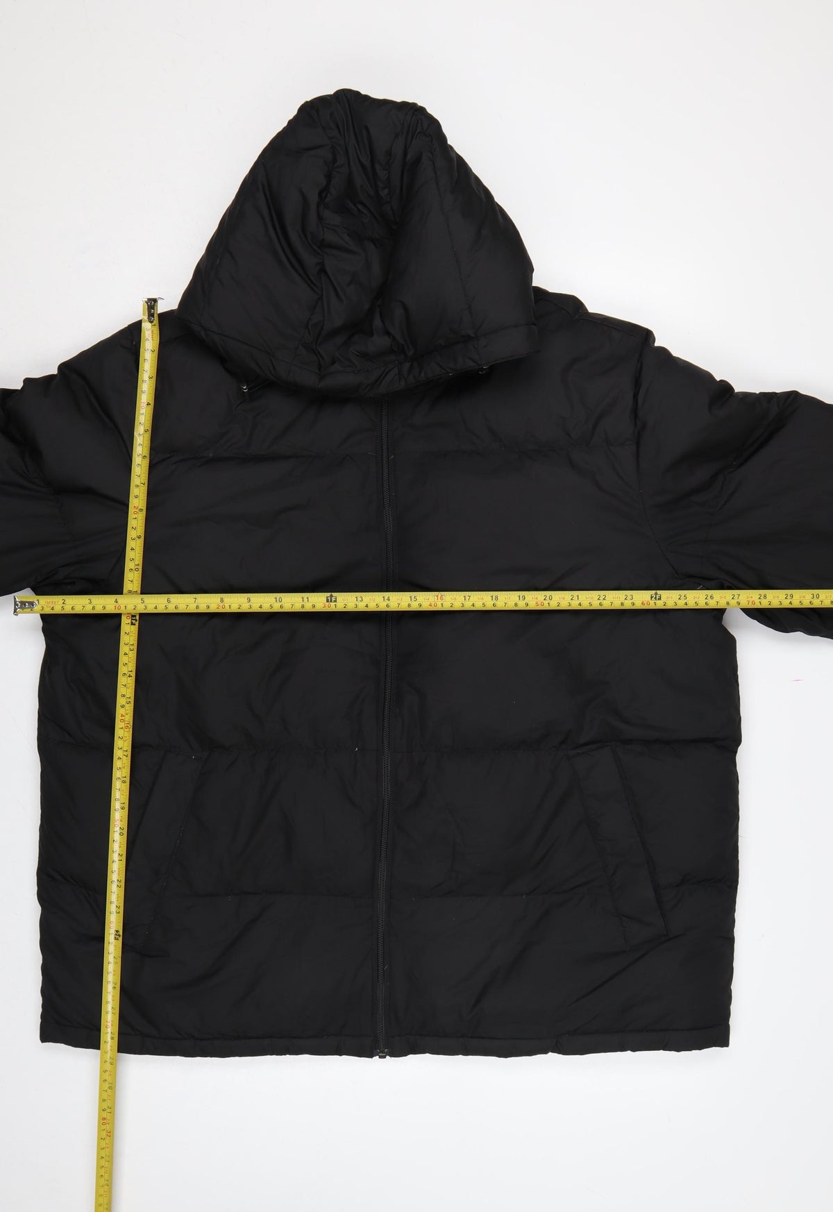 Close-up detail of Lands' End Women Black XL Hooded Down Puffer Jacket Quilted