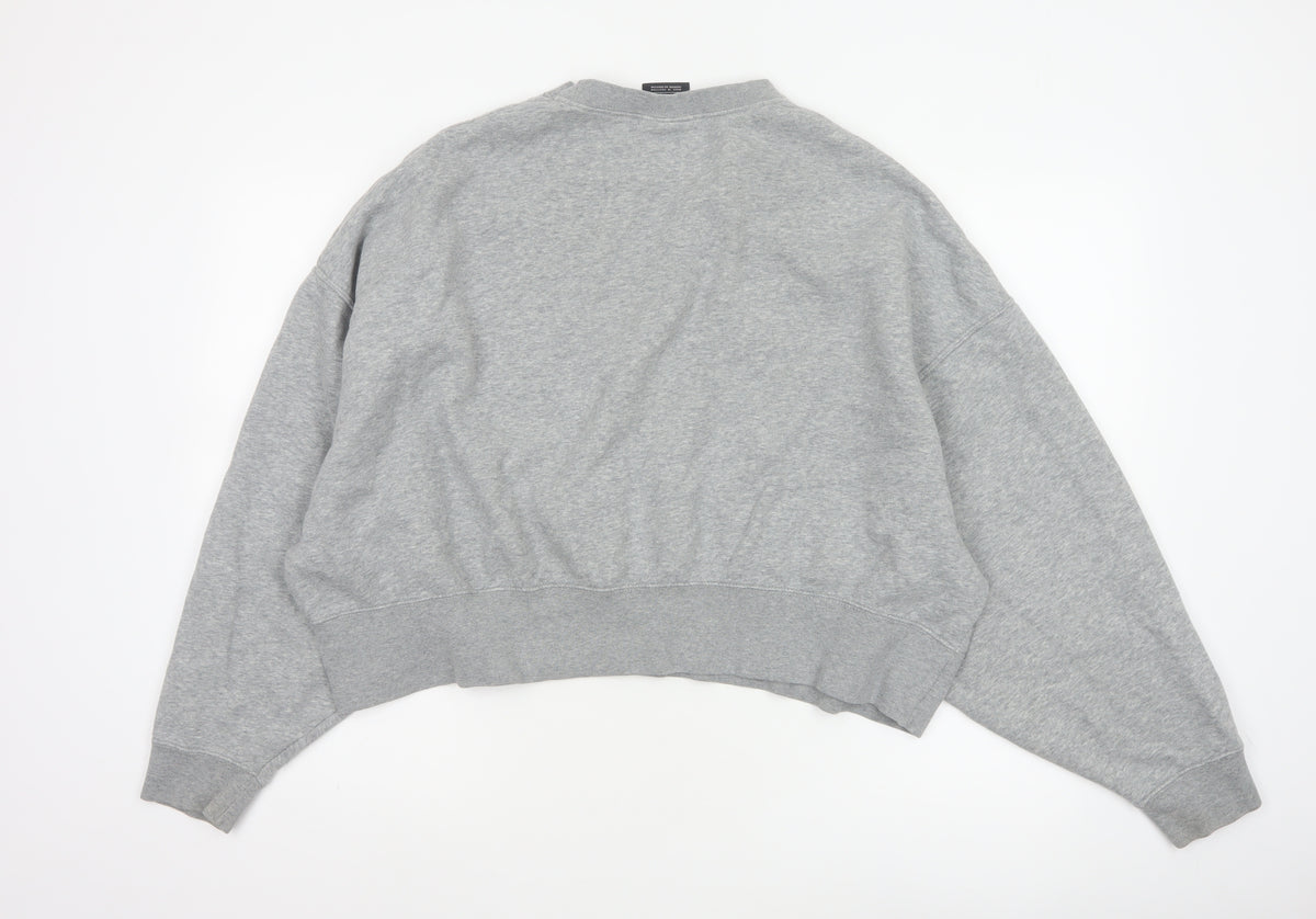 Nike Women’s Grey M Logo Crew Neck Pullover Sweatshirt Fleece