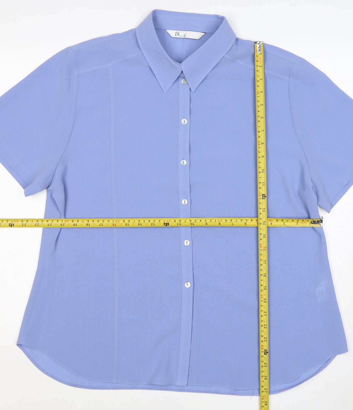 Close-up detail of Bliss Women Blue, size 20, Short Sleeve Collared Button-Up Shirt