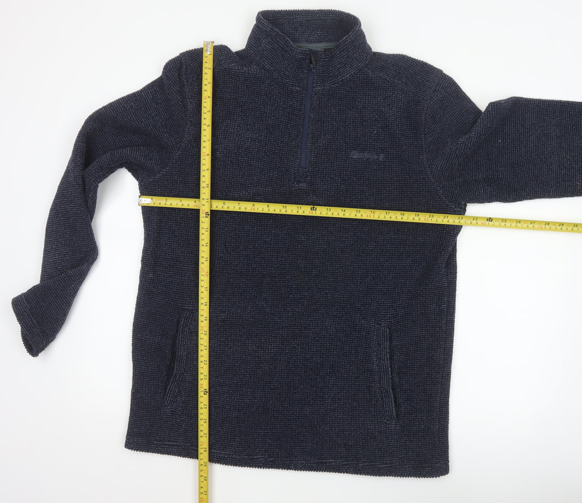 Close-up detail of Peter Storm Men’s Blue M 1/4 Zip Fleece Sweatshirt Pockets
