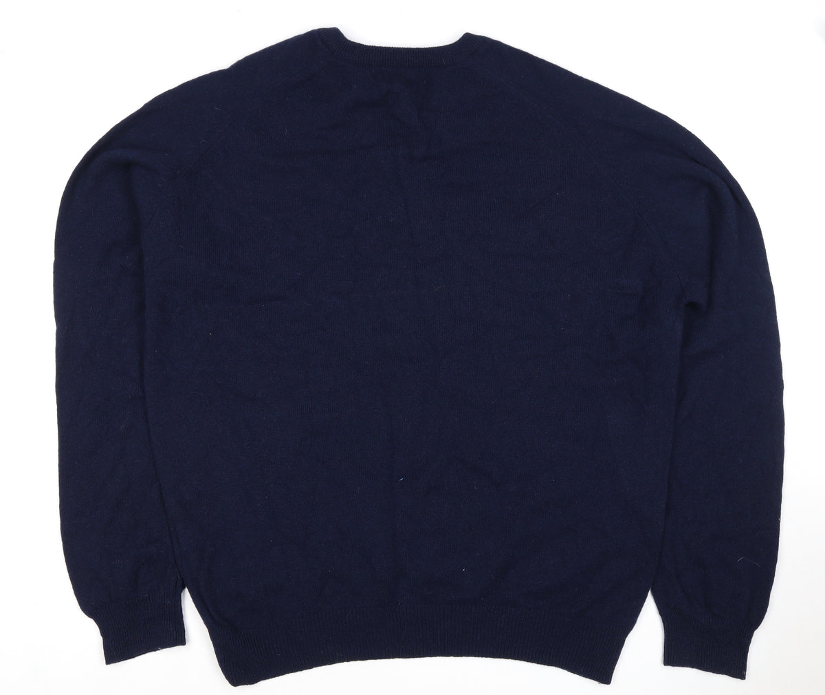 Close-up detail of Blue Harbour Men’s Navy XL Lambswool V-Neck jumper Classic