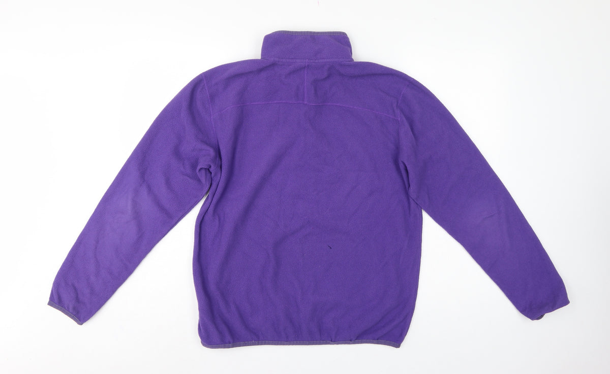 Brand and care label for The North Face unisex purple m 1/4 zip fleece pullover sweatshirt