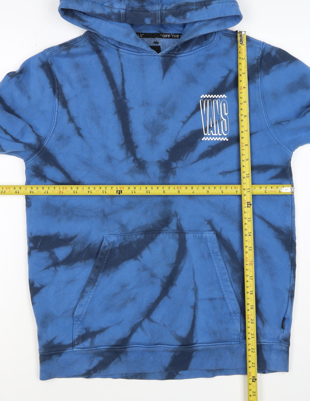 Brand and care label for Vans boys’ blue black tie dye pullover hoodie l logo kangaroo pocket