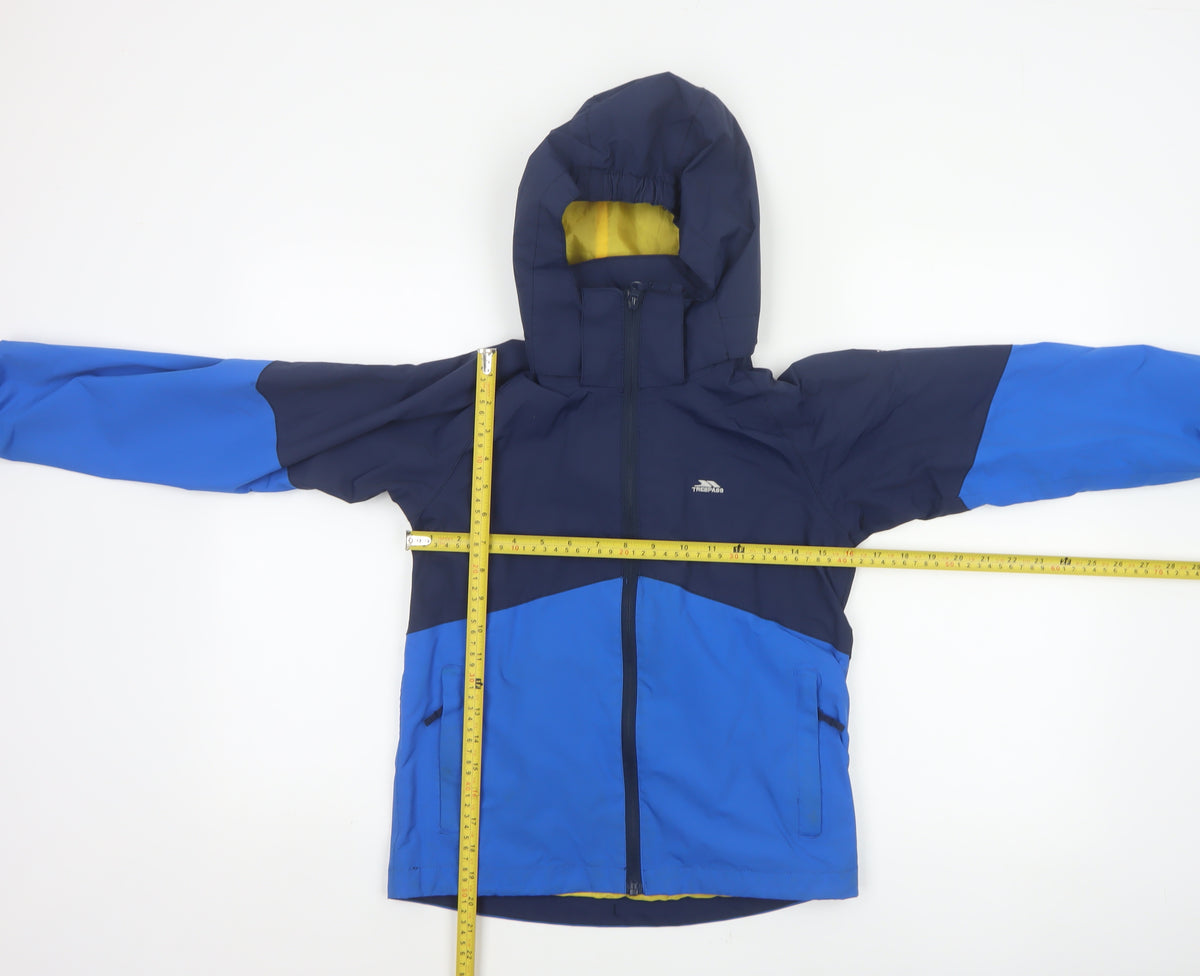 Close-up detail of Trespass boys’ blue 9-10 years ski jacket waterproof hooded