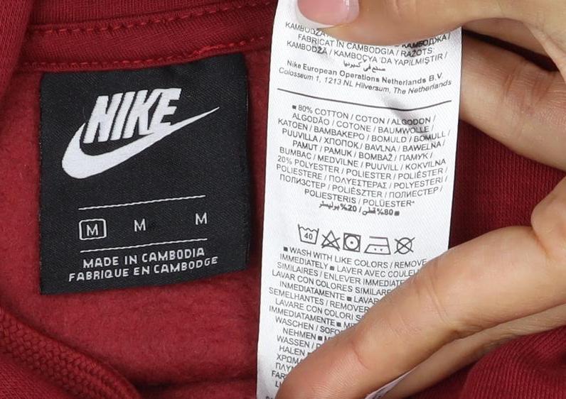 Nike Men’s Red M Pullover Hoodie Embroidered Logo Kangaroo Pocket