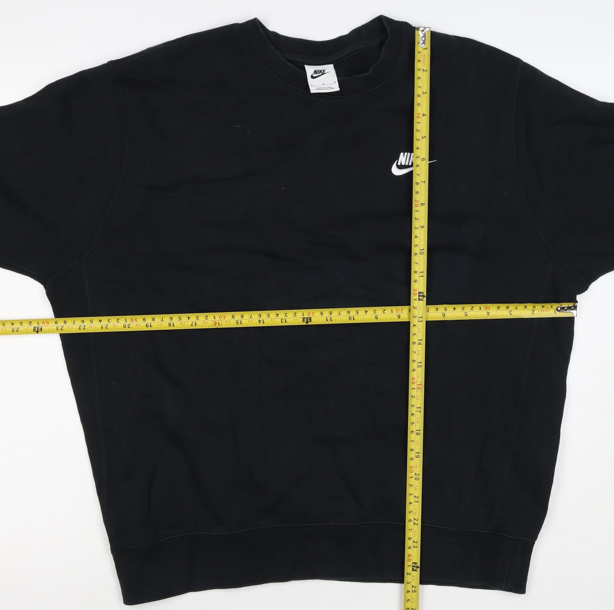 Nike Men’s Black M Crew Neck Pullover Sweatshirt Embroidered Logo