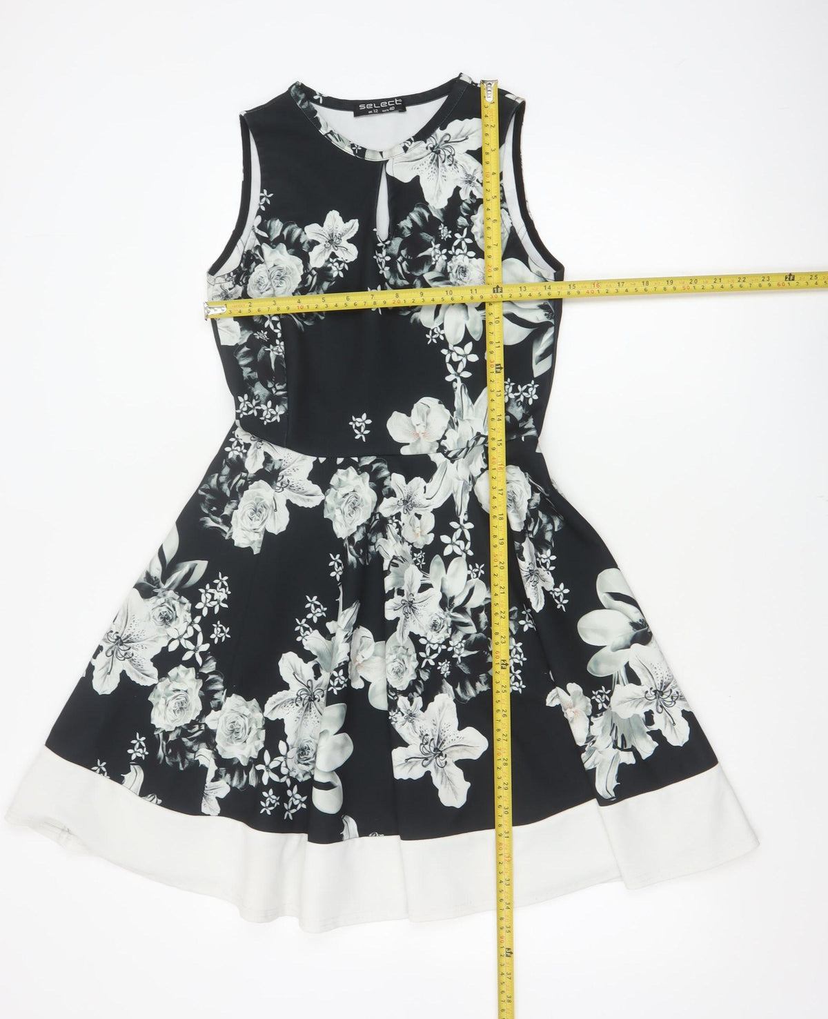 Select Women Black Floral Fit & Flare Knee Length Dress UK 12