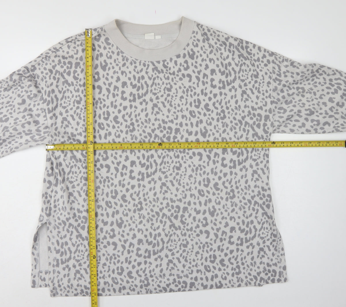 Close-up detail of GAP Women Grey Leopard Print XL Pullover Crew Neck Sweatshirt