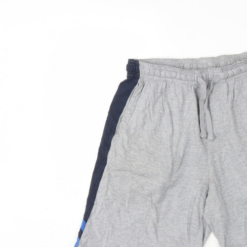 Van Heusen Men’s Grey M Sweat Shorts Drawstring Athletic Sports