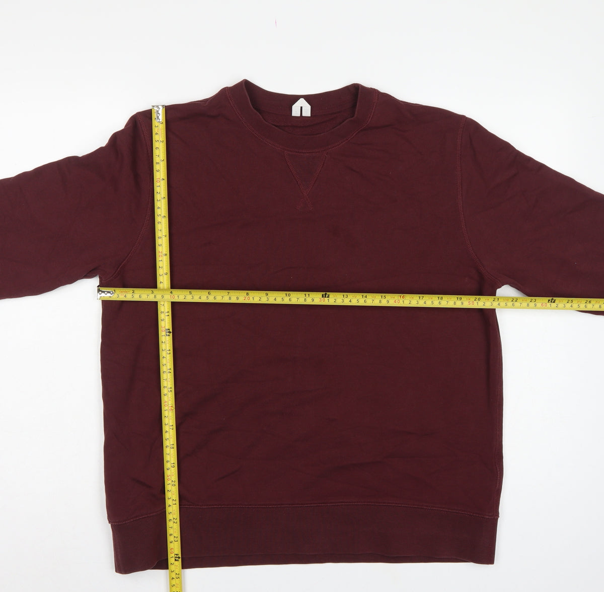 Close-up detail of ARKET unisex adults red crew neck raglan pullover sweatshirt m