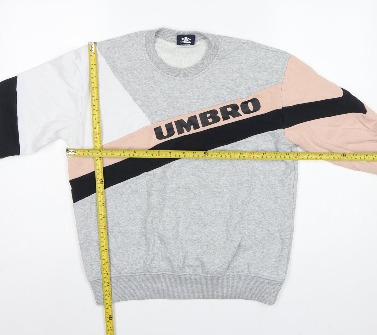 Close-up detail of Umbro Women’s Multicoloured S Colourblock Logo Crew Sweatshirt