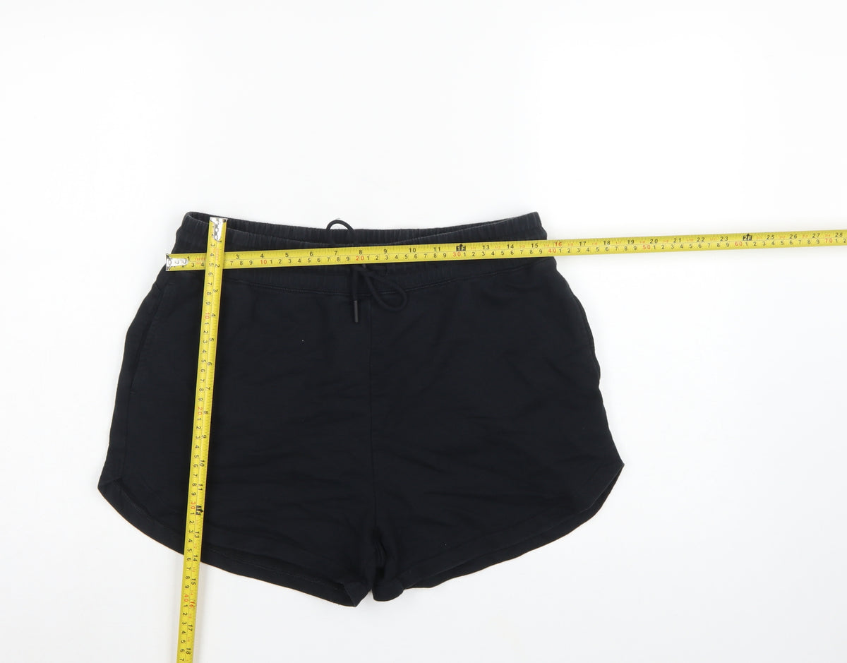 Gymshark Women’s Black M Sweat Shorts Drawstring Pockets Gym Training