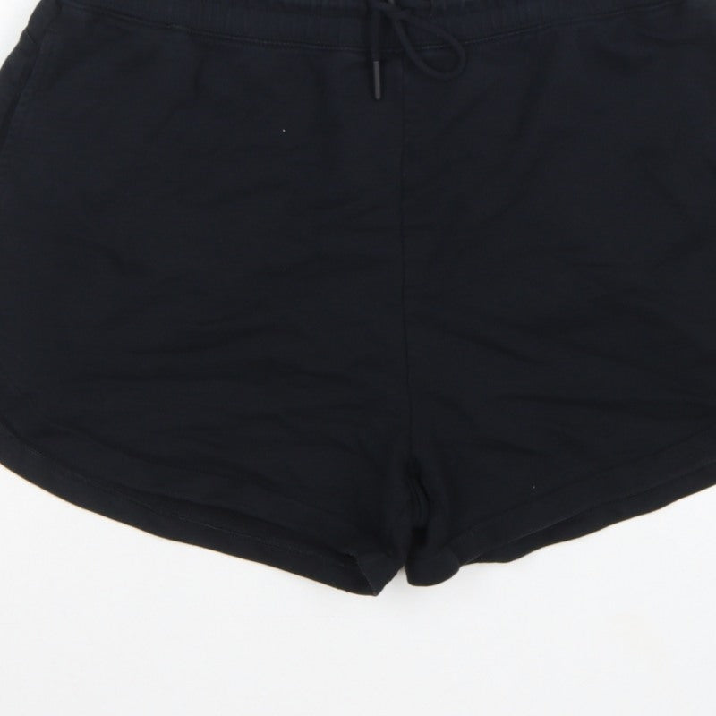 Gymshark Women’s Black M Sweat Shorts Drawstring Pockets Gym Training