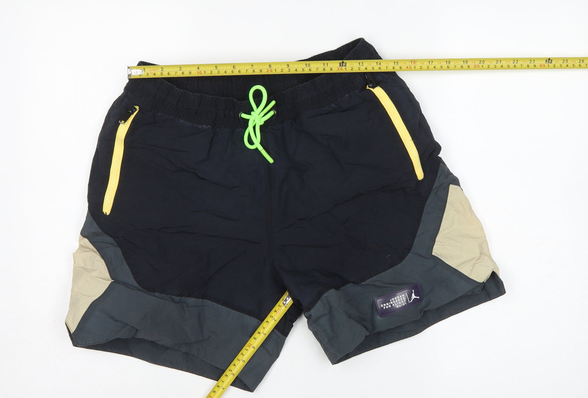 Jordan Men’s Black M Colourblock Athletic Basketball Shorts Drawstring